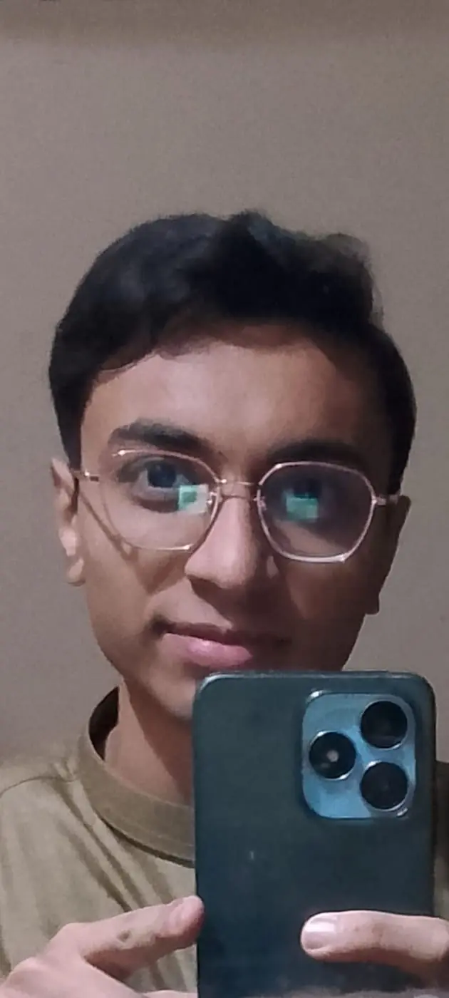 Mirror selfie from the lockdown years